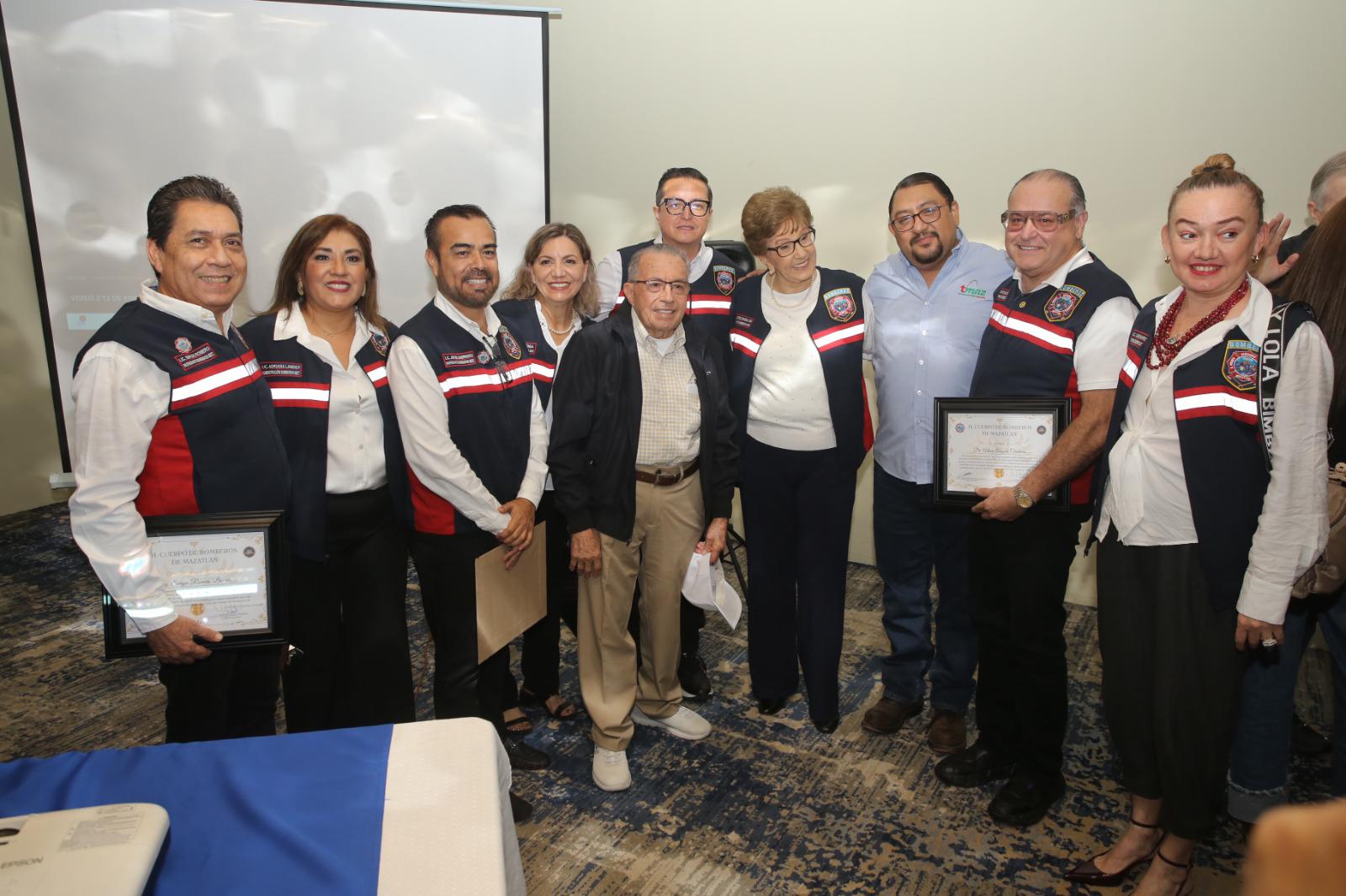 $!‘Por el honor, el deber y el servicio a la comunidad’, conmemora Bomberos de Mazatlán su 84 aniversario