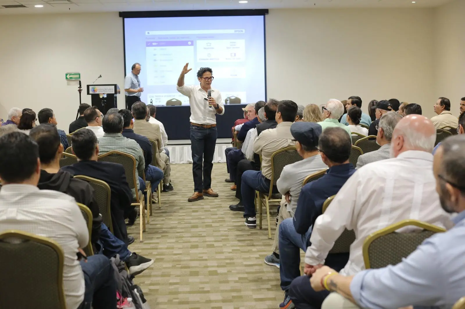 $!En conversatorio ciudadano, llaman especialistas a construir el Mazatlán del mañana