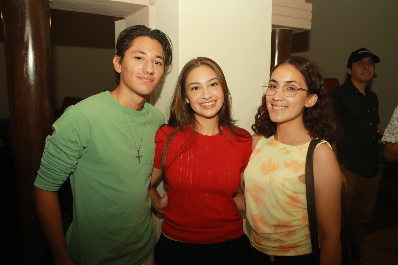 $!Juan Carlos Guadardo, Diana Flores y Areli Conde.