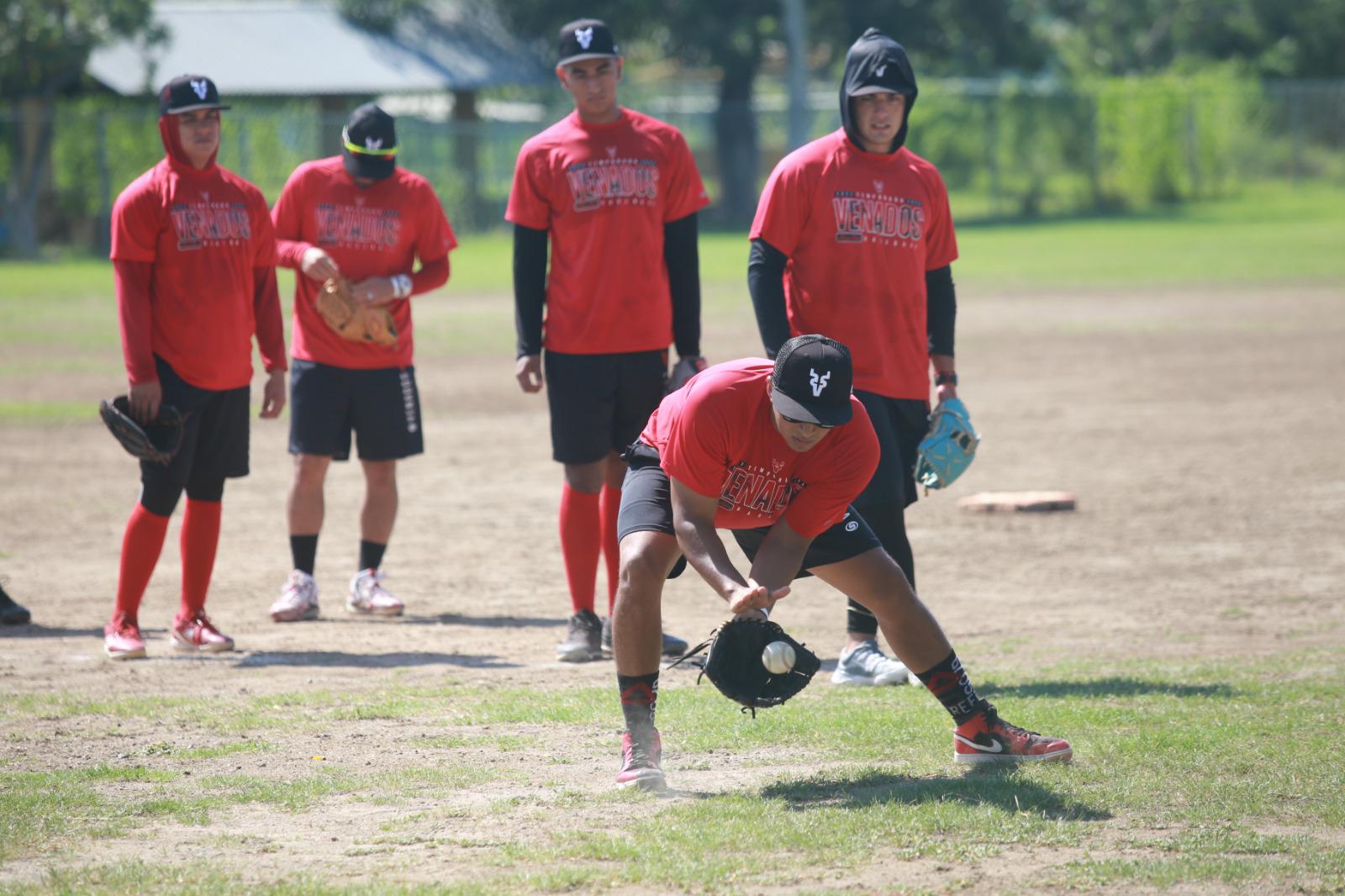 $!Cumplen Venados segundo día de trabajos en Club Muralla
