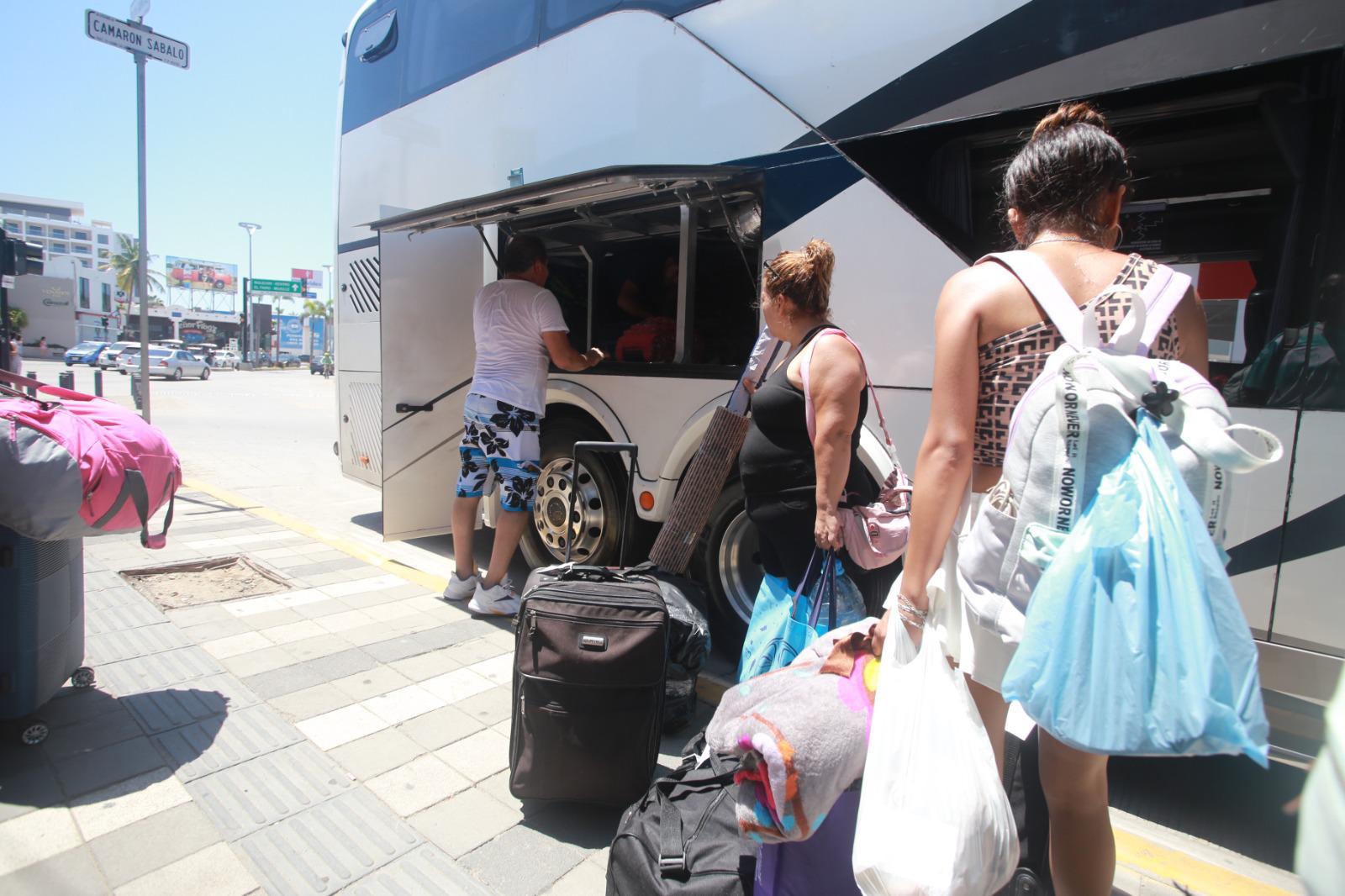 $!Eligen turistas a Mazatlán para vacacionar