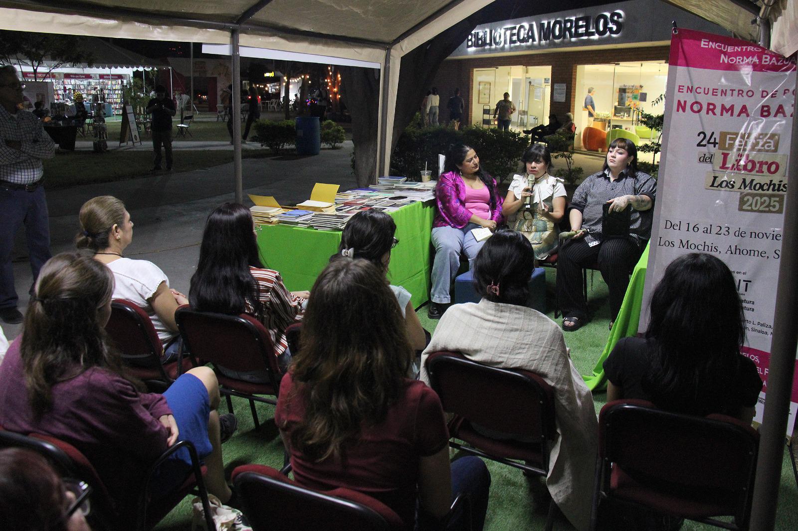 $!Guadalupe Lezama participó en el Encuentro de Poesía Norma Bazúa, dentro de la Feria del Libro de Los Mochis.