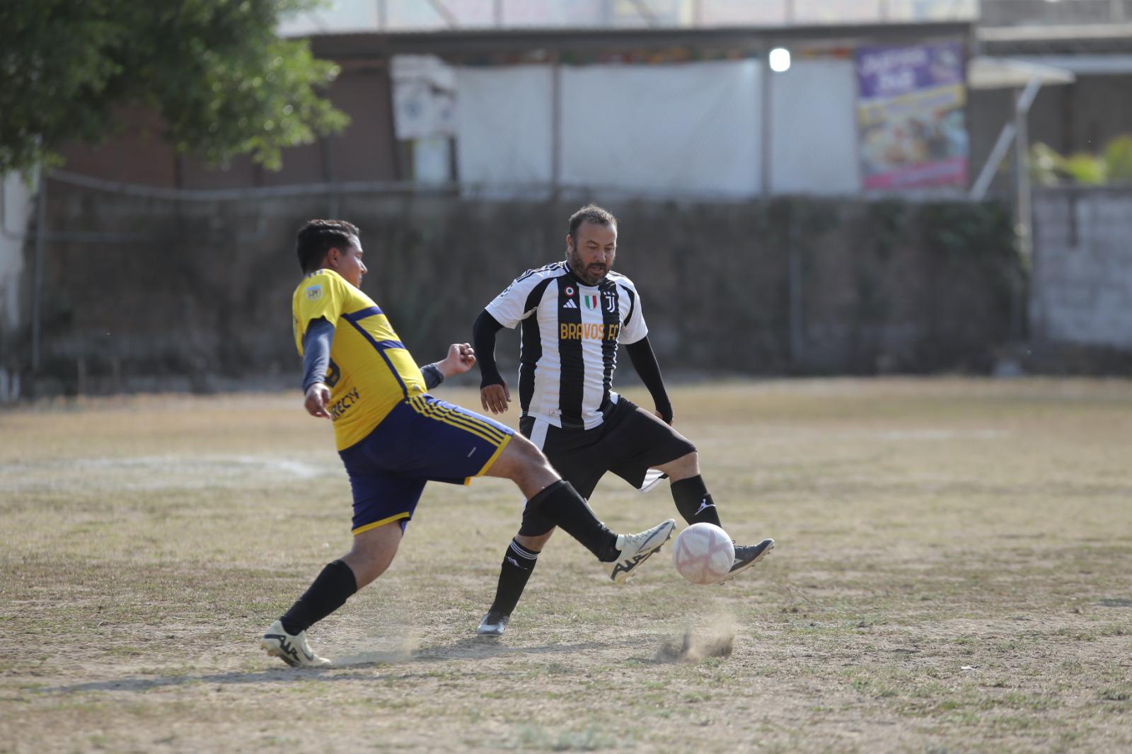 $!IMSS confirma liderato de Futbol Intermédicos con goleada a Cristian Muñoz