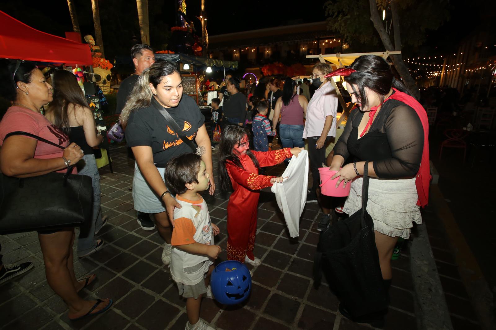 $!Monstruos y fantasmas disfrutan de un divertido Halloween en Mazatlán