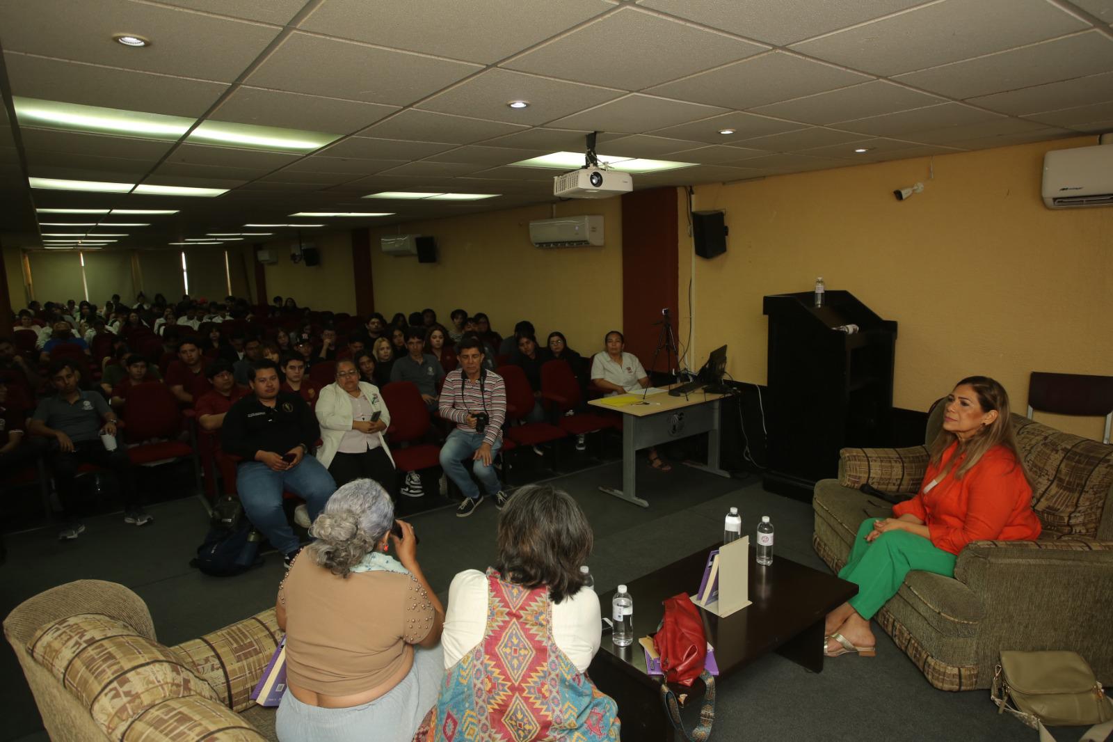 $!La actividad se llevó a cabo en el Aula Magna Doctor José Luis Ceceña de la Universidad Autónoma de Occidente como parte de las actividades conmemorativas por el Día Internacional de la Mujer.