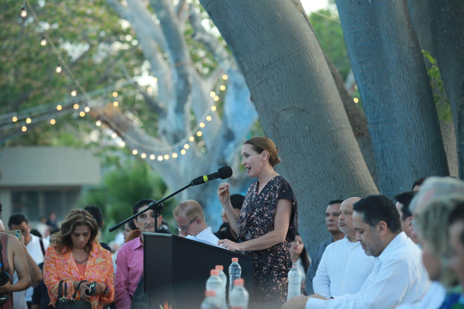 $!La arquitecta que diseñó el recinto, Tatiana Bilbao Spamer, en su mensaje explicó sobre lo que significa el Gran Acuario Mar de Cortés.
