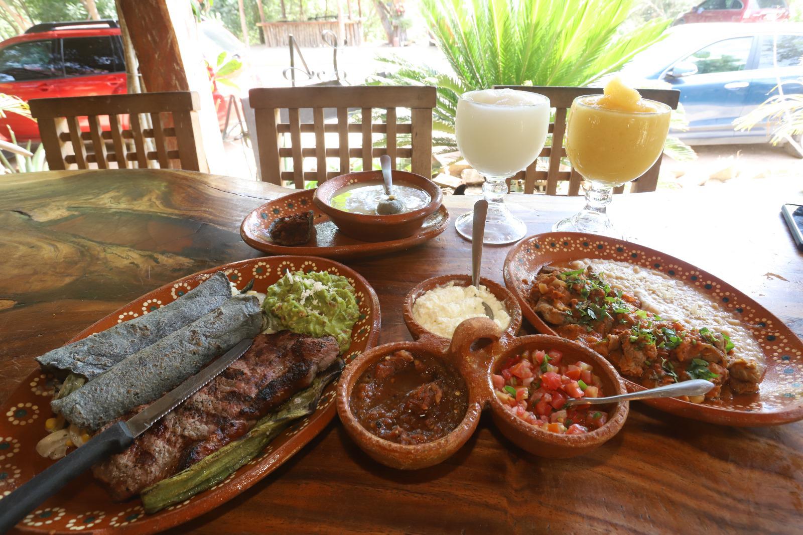 $!El Sazón de la Abuela Tina; una locura que se convirtió en éxito