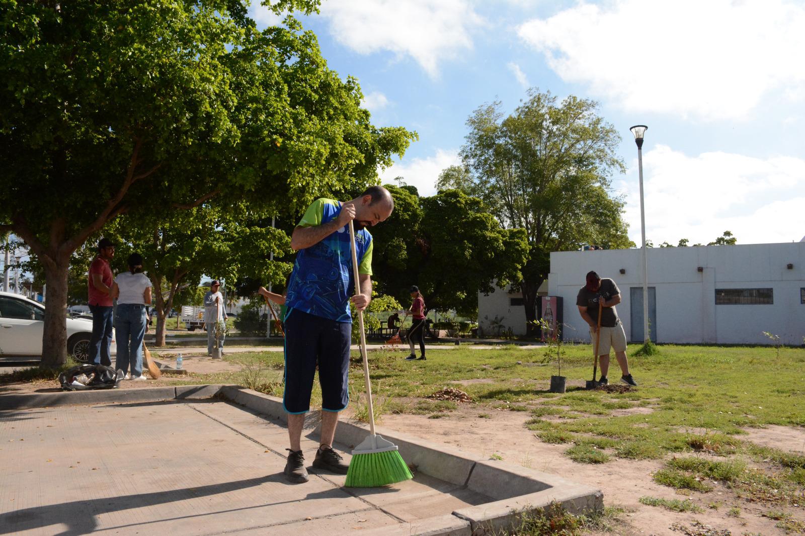 $!Ángel recupera los espacios públicos en Ahome con su Proyecto Esmeralda