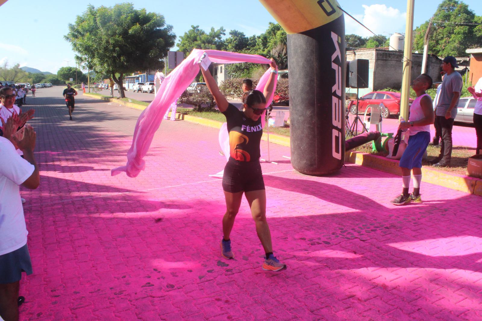 $!Más de 400 rosarenses corren y caminan en la primera Carrera Rosa