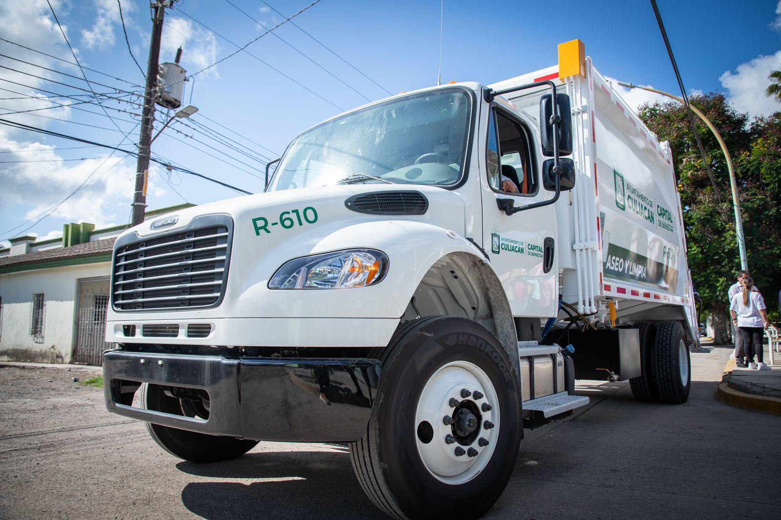 Alcalde De Culiacán Entrega Camión Recolector De Basura En Eldorado
