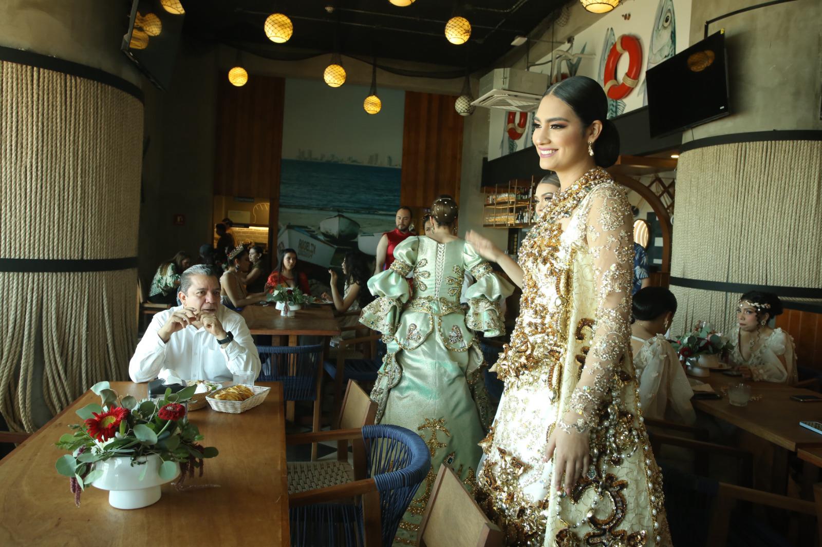 $!Daniel Osuna, Rey de la Alegría homenajeado por sus 25 años, junto a Anahí I.