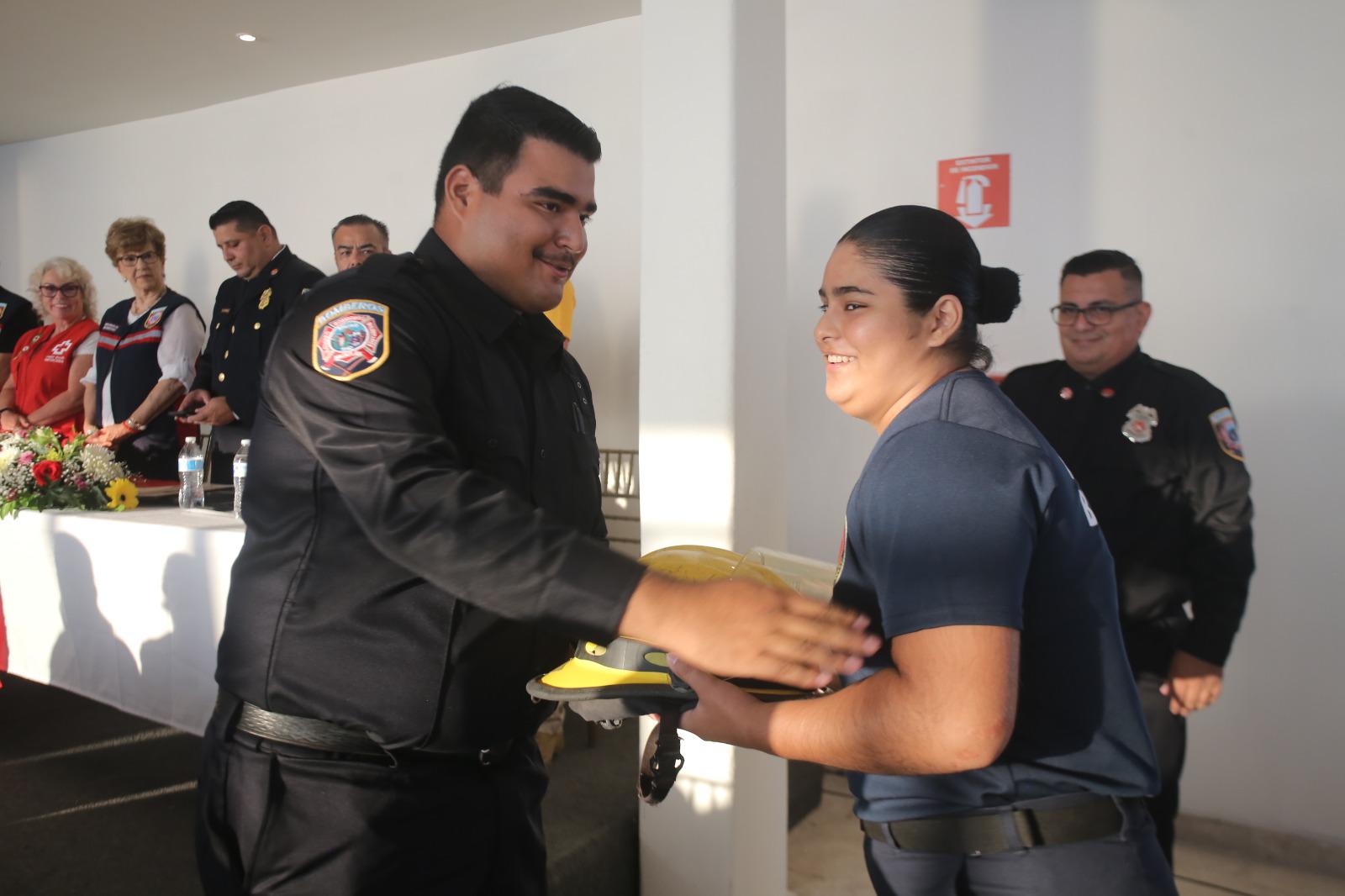 $!Celebra Bomberos Mazatlán su día entre reconocimientos y relevo generacional