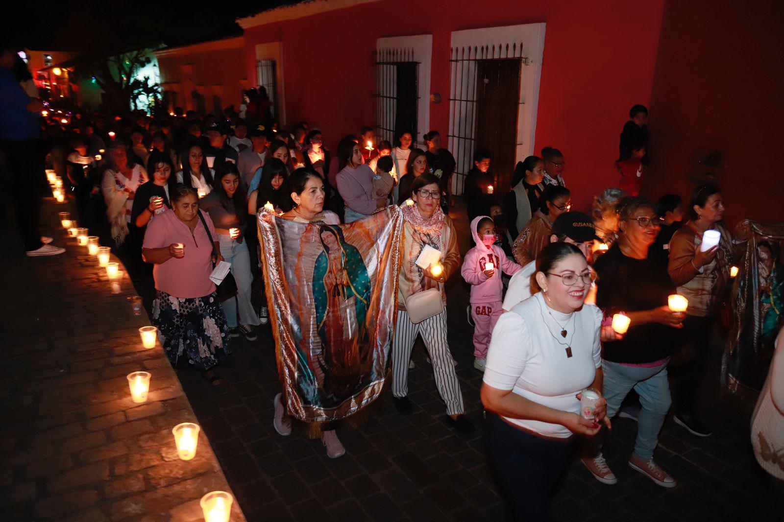 $!Cosalá reúne a miles en la Fiesta de las Velas en honor la Virgen de Guadalupe
