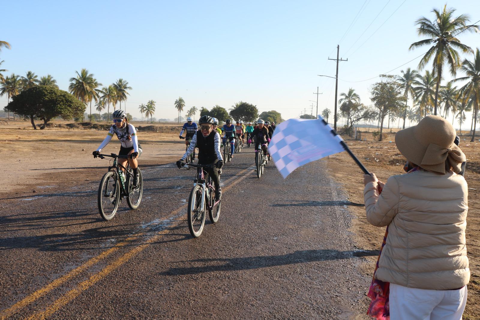 $!Responden escuinapenses a rodada a beneficio del Asilo de Ancianos