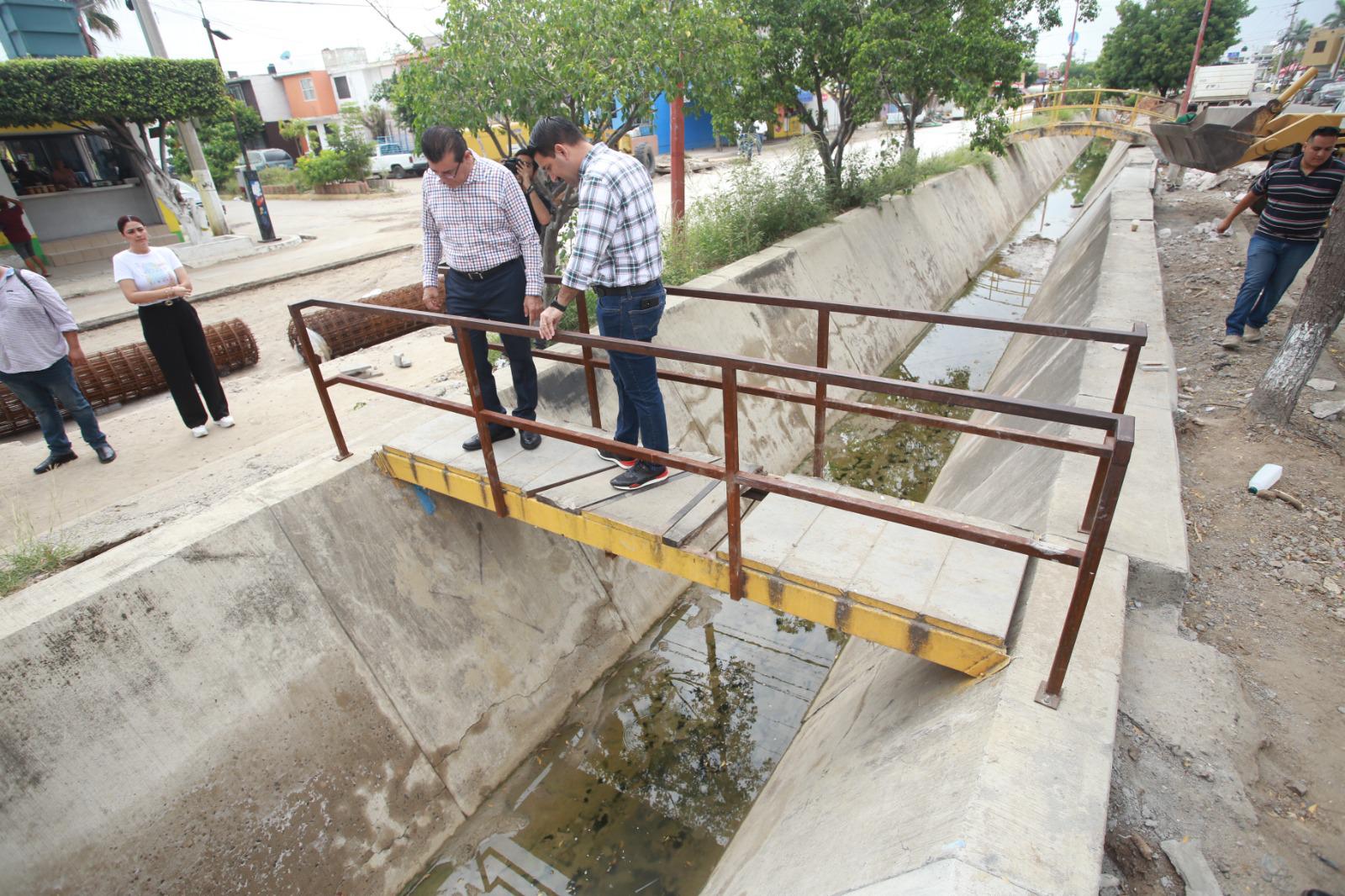 $!Prevé Alcalde de Mazatlán que colector Delfín esté concluído en 20 días