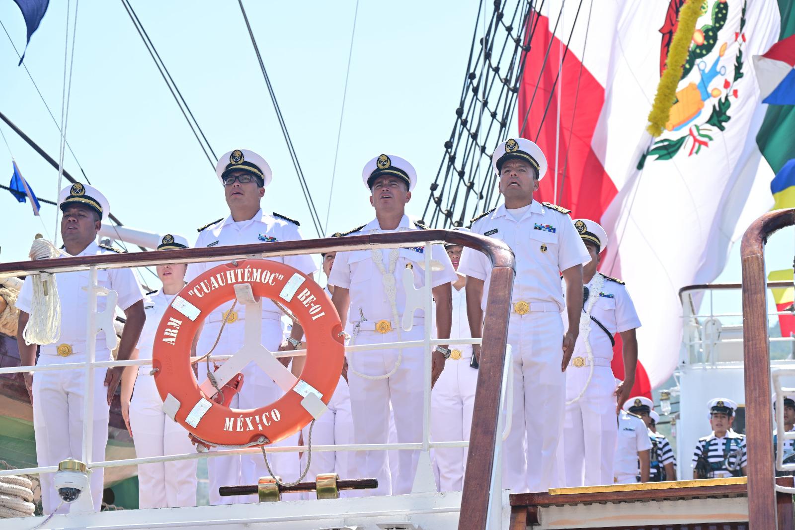 $!Zarpa el buque escuela ‘Cuauhtémoc’ para iniciar un crucero de instrucción en Guerrero