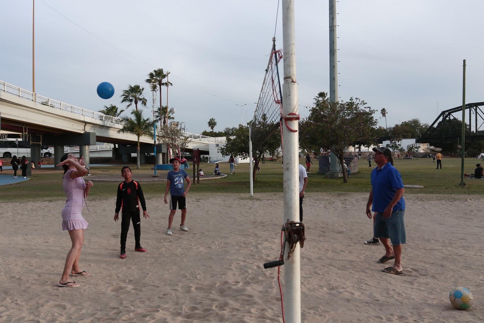 $!Parque Acuático Tres Ríos: el color bajo el puente