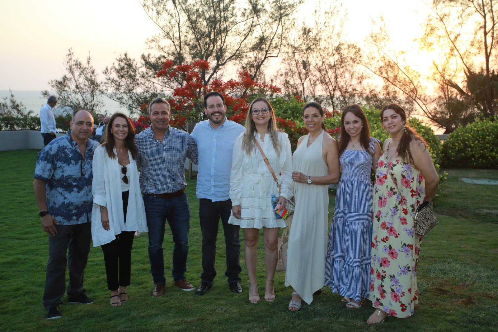 $!Miguel Camacho, Daniela Mijares, Érick Mandujano, Ricardo Velarde, Elisa Haro, Adriana Porras, Fernanda Ramos y Brenda Huerta.