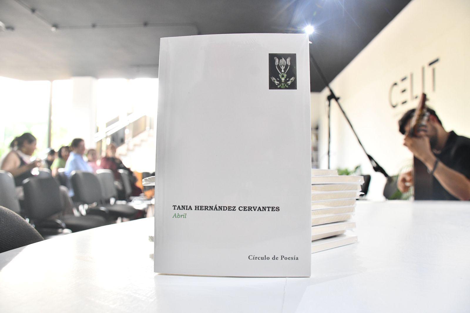 $!El libro fue editado por la editorial Círculo de Poesía.