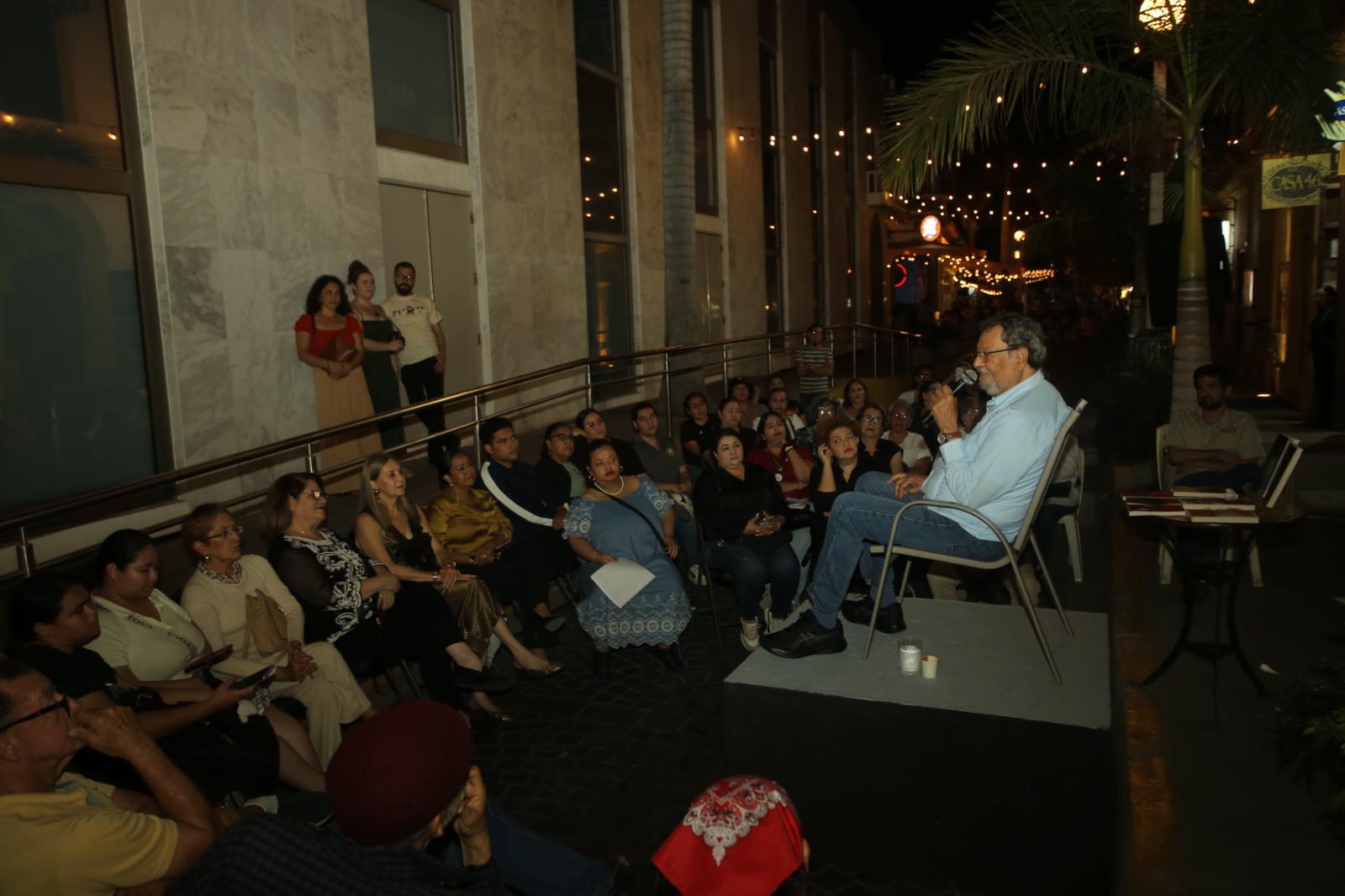 $!El encuentro formó parte del programa cultural que impulsa llevar el arte a los espacios públicos del puerto.