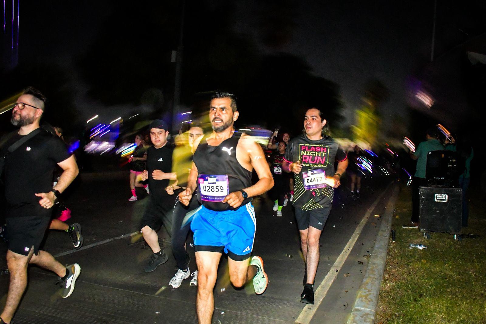 $!Culiacán corre de noche en la primera Flash Night Run