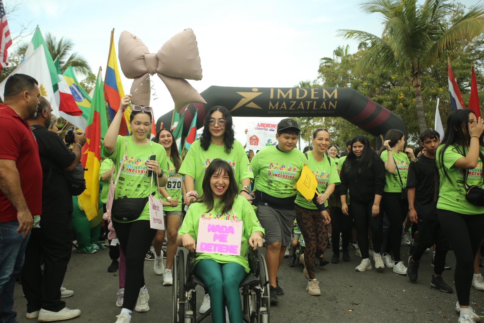 $!ICO reúne a más de mil personas en carrera inclusiva por la solidaridad en Mazatlán