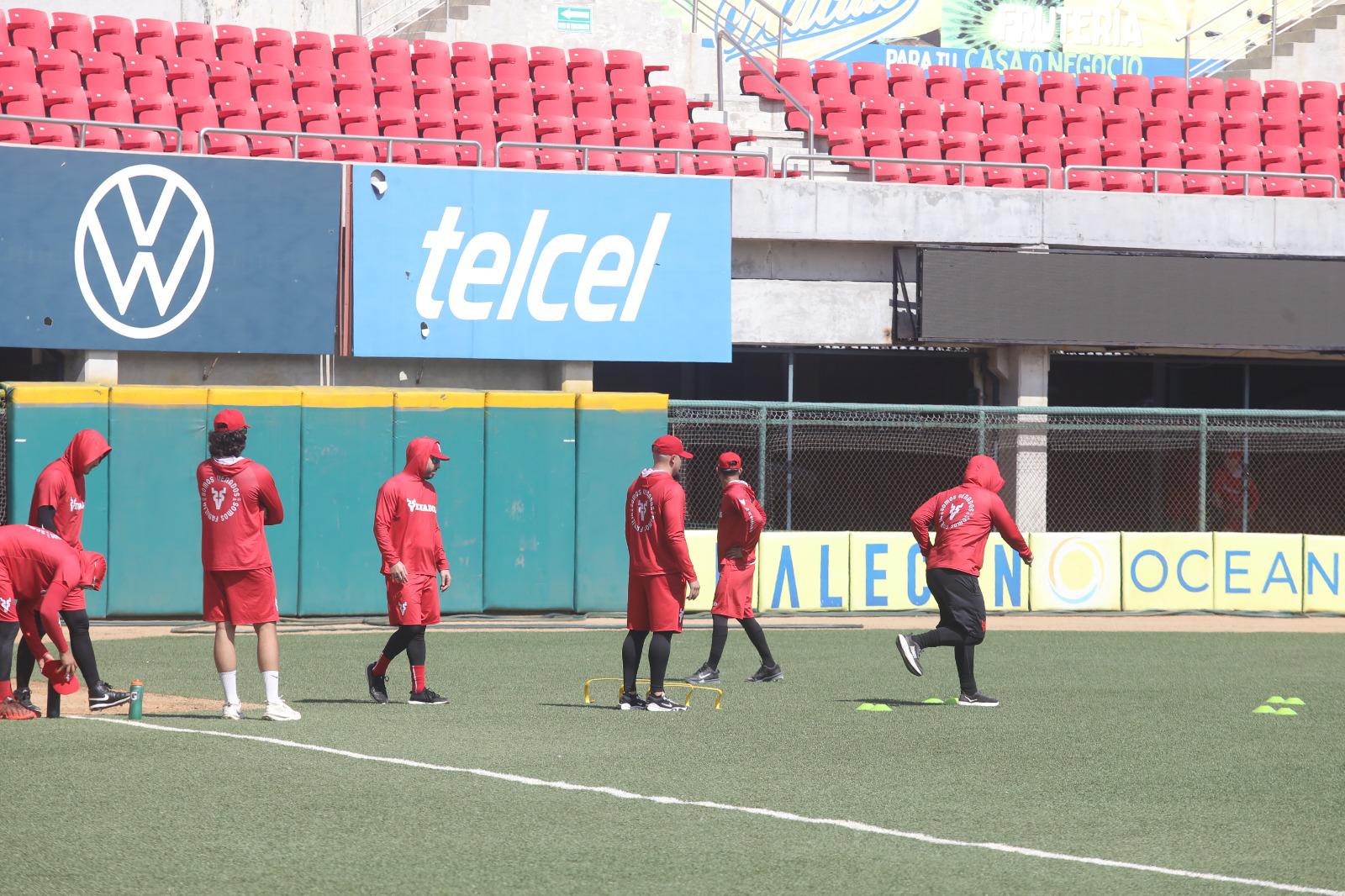 $!Mazatleco Óscar Jiménez disputa la posición de cátcher con Venados