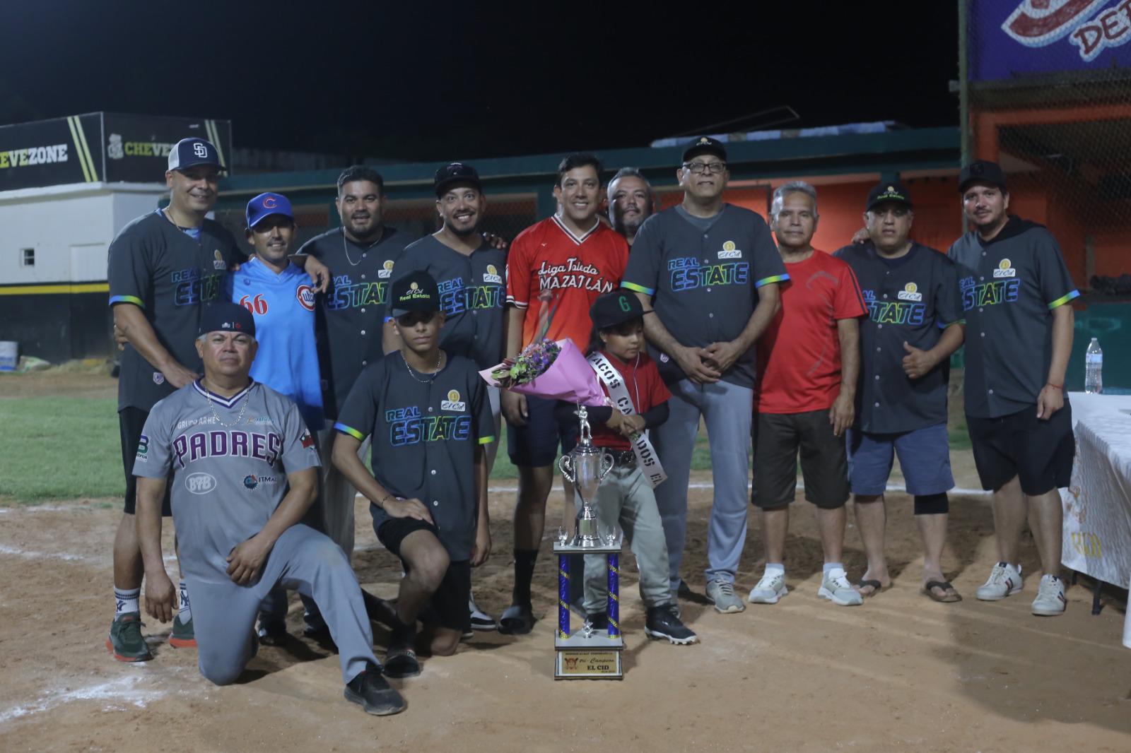 $!Cantan Playball en Liga de Meseros al Bat