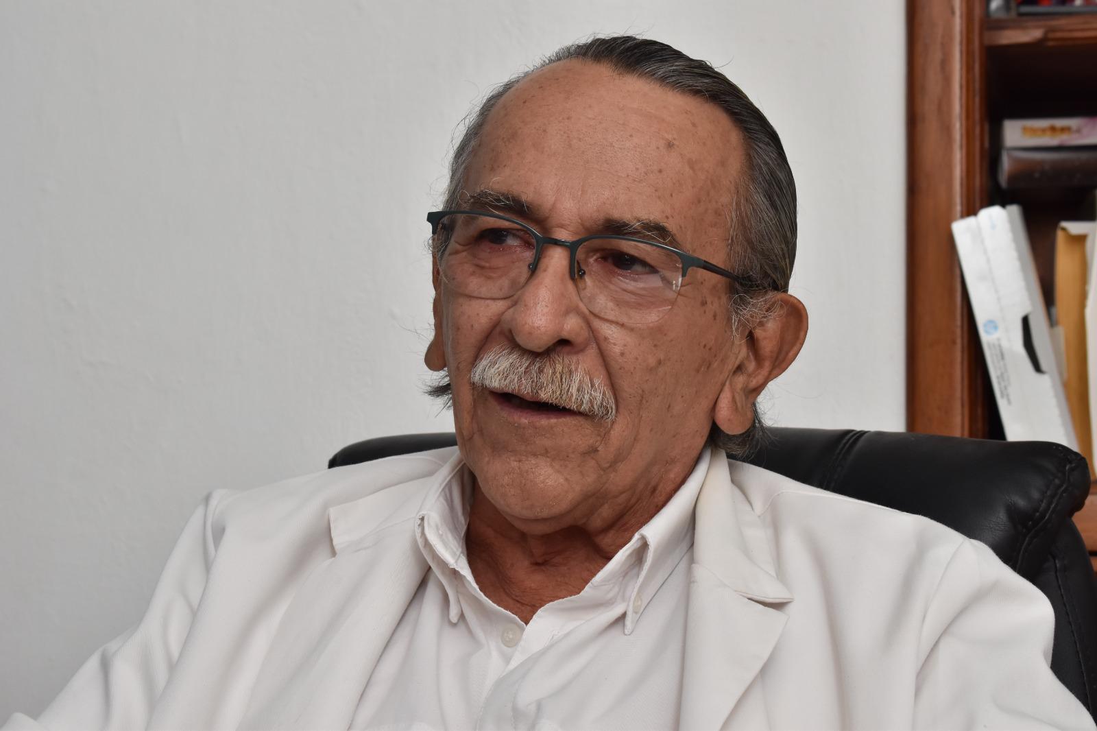 $!‘Diosito es grande y nos dejó que recibiéramos a Bárbara anoche’, comparte el doctor Porfirio Lango