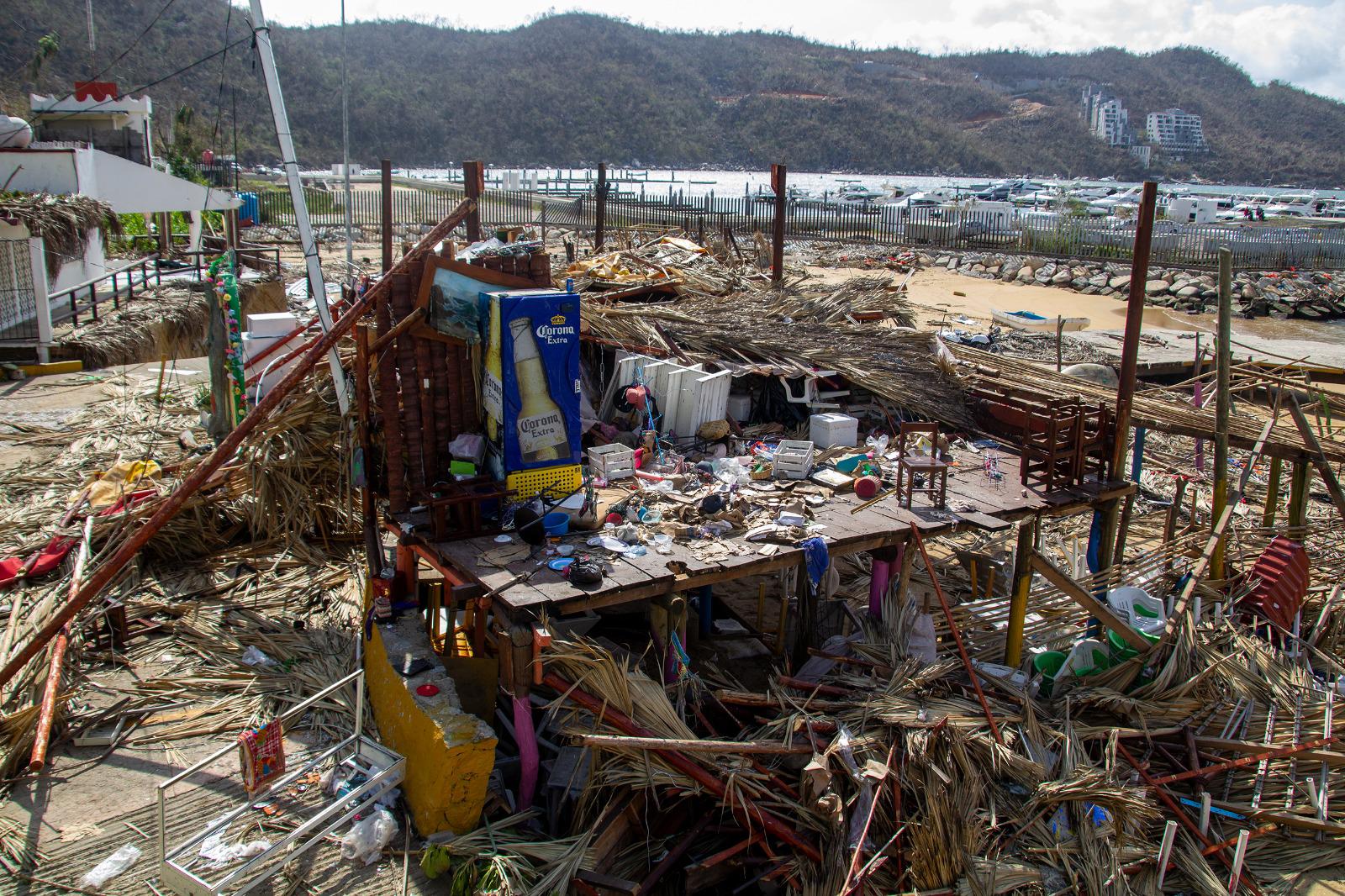 $!Puerto Marqués, destruido y desolado por huracán Otis