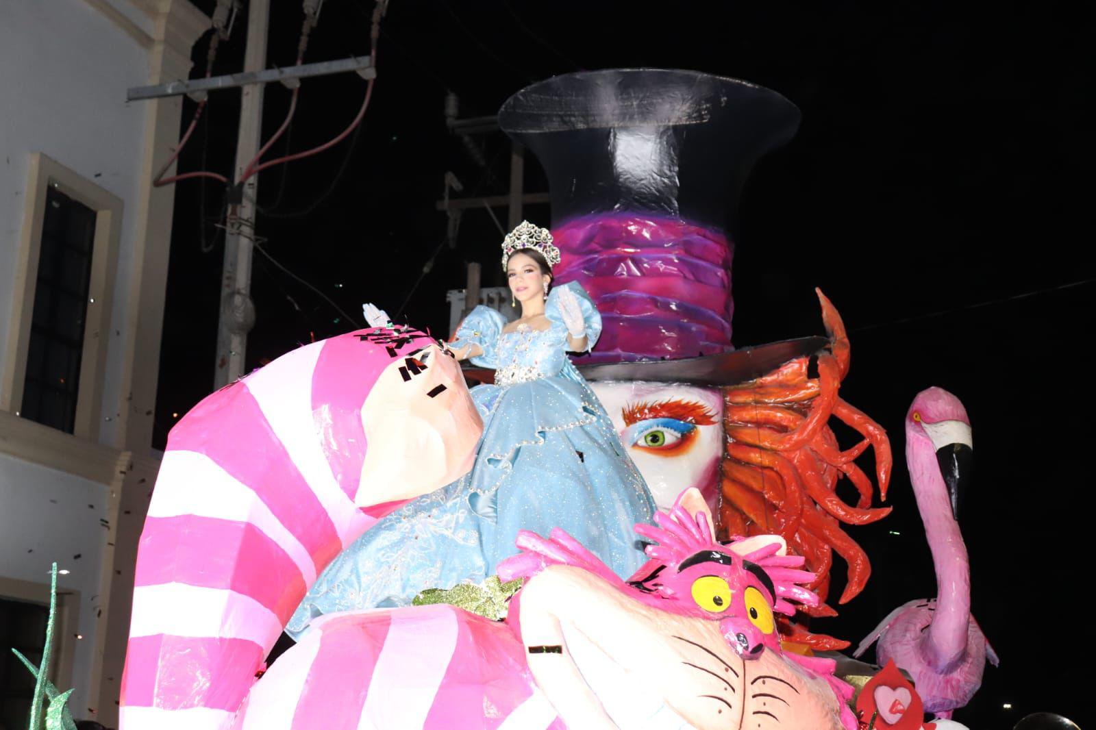 $!Con desfile de carros alegóricos cierra el Carnaval Elota