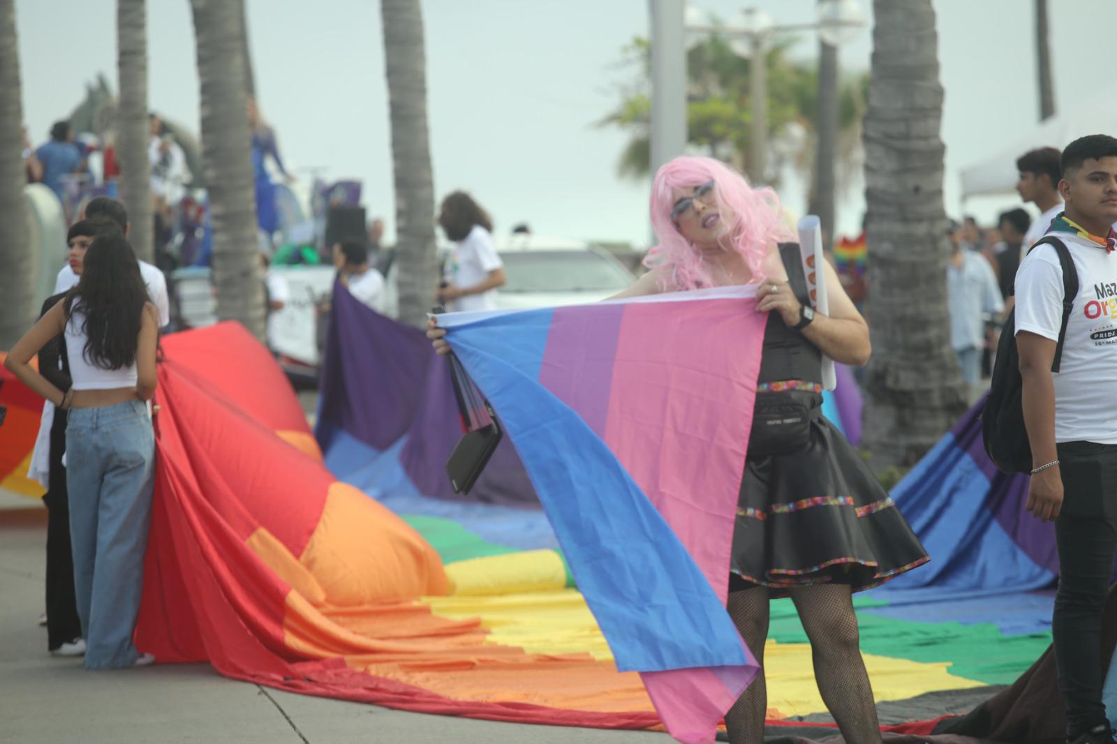 $!Marcha Maz Orgullo 2025 llena el malecón de Mazatlán de color y alegría