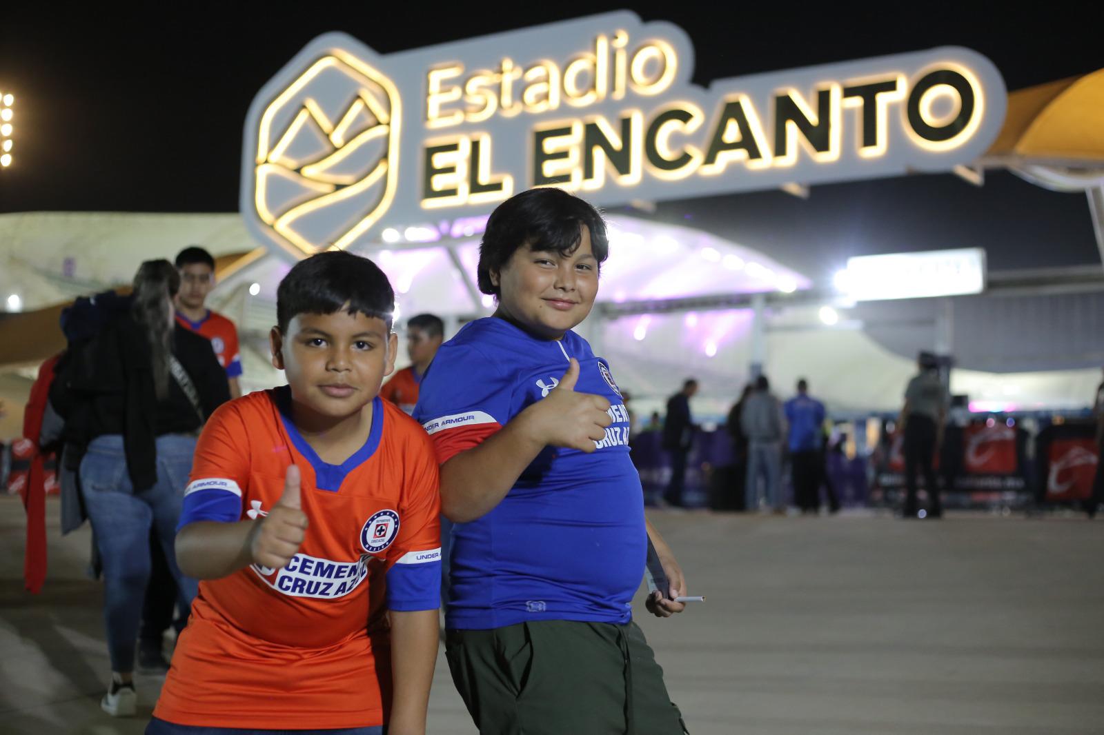 $!La hinchada se hace presente para el choque entre Mazatlán y Cruz Azul
