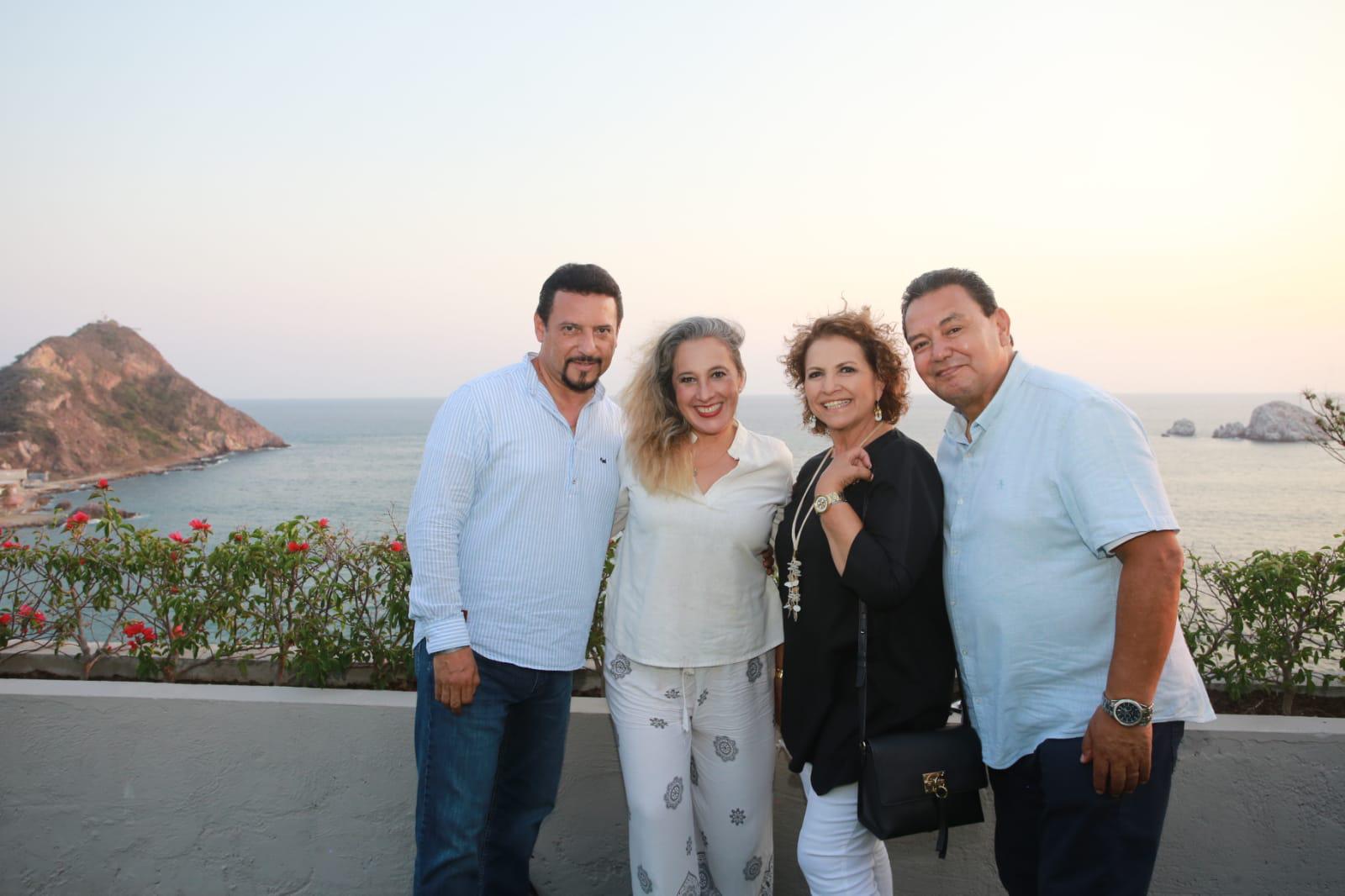 $!Jesús Aceves, Rosa Martha Cisneros, Helga Domínguez de Gutiérrez y Alfredo Gutiérrez.