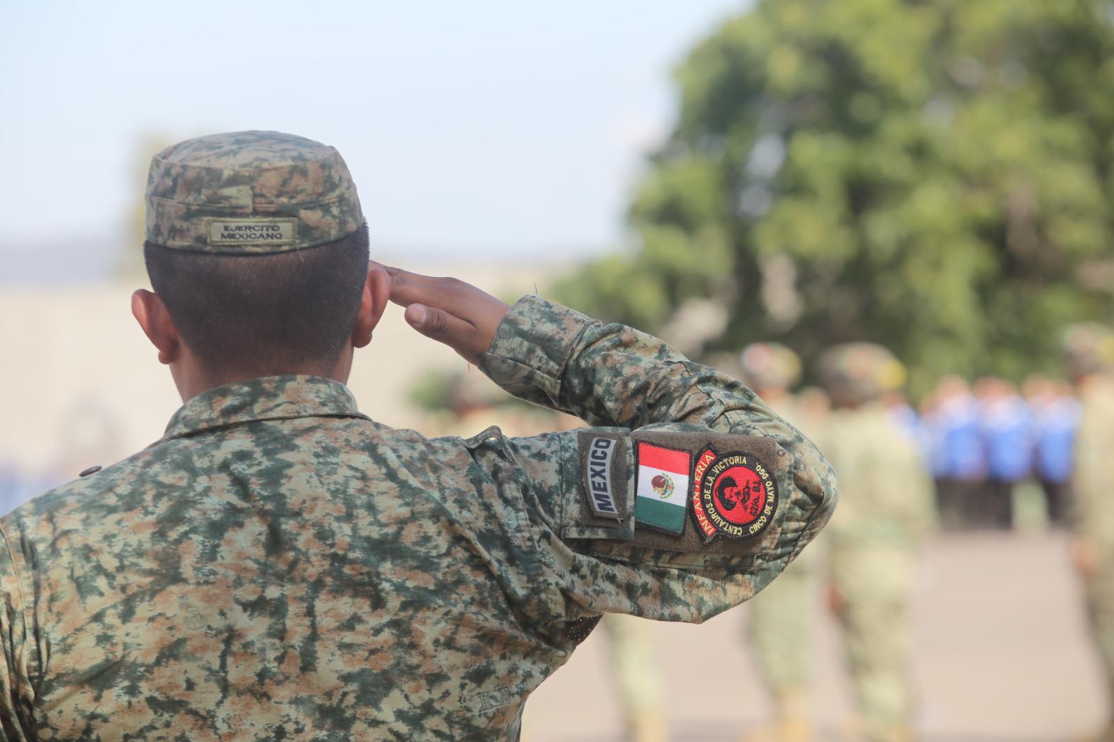 $!Asume General Ávila Alcocer mando de Tercera Región Militar y rinde protesta de Bandera