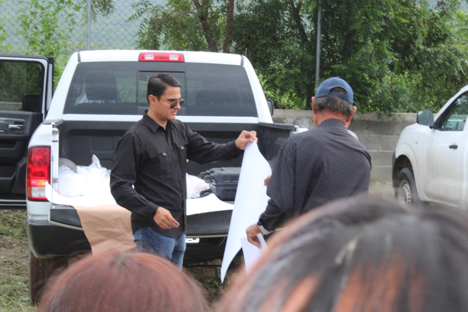 $!Entregan cartulinas en apoyo a Rocha Moya en evento de AMLO y Sheinbaum en Sinaloa