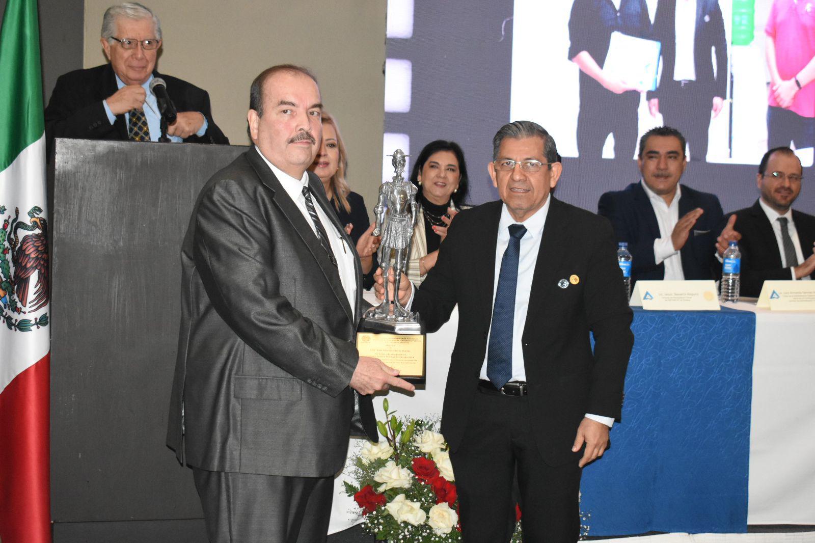 $!Rinden protesta nueva mesa directiva de la Asociación de Contadores y Fiscalistas Sinaloenses