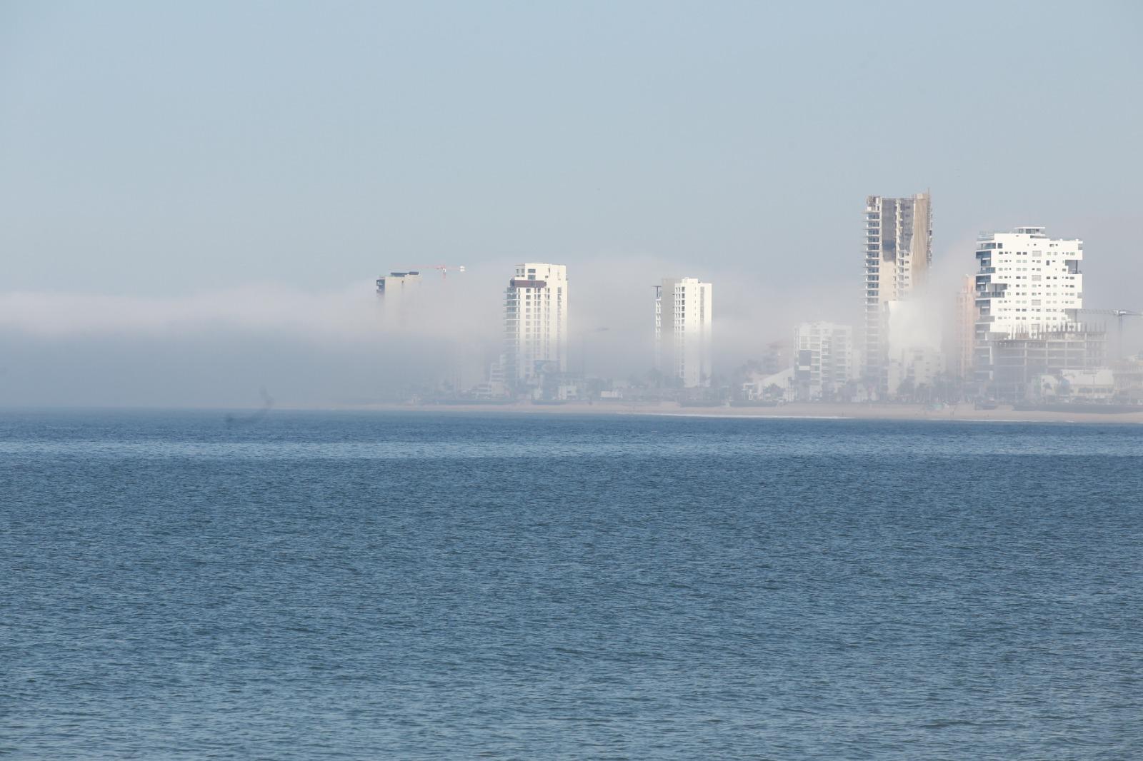 $!Cubre neblina gran parte de Mazatlán este lunes