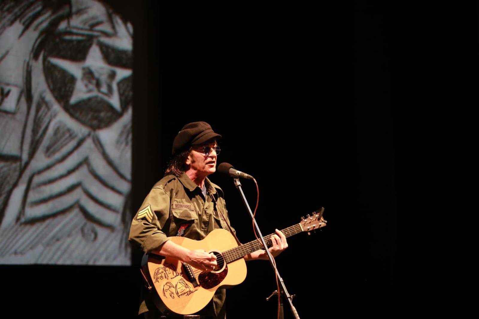 $!Randy Noojin en su presentación.