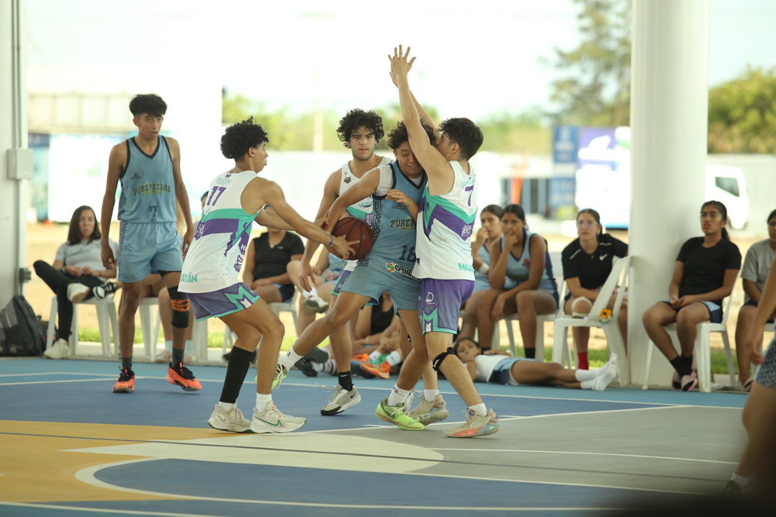 $!Plebes Basketball se adueña de rama varonil de Nacional Academias