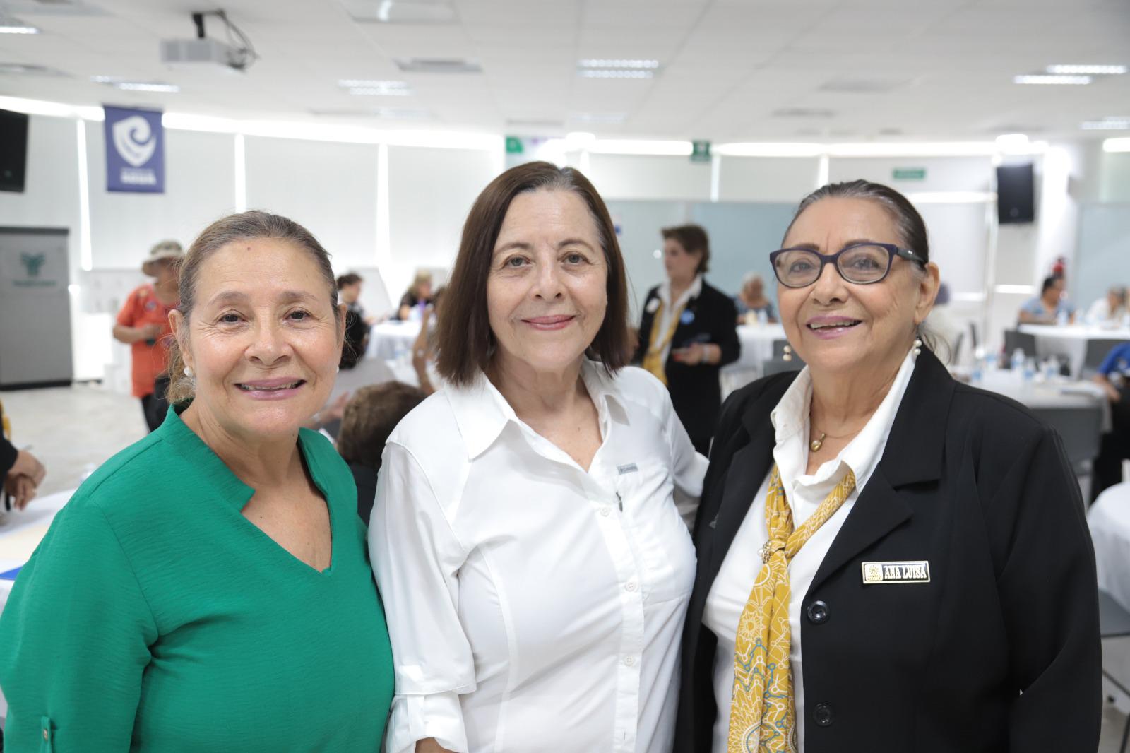 $!Clara, Leonor y Ana Luisa Lizárraga.