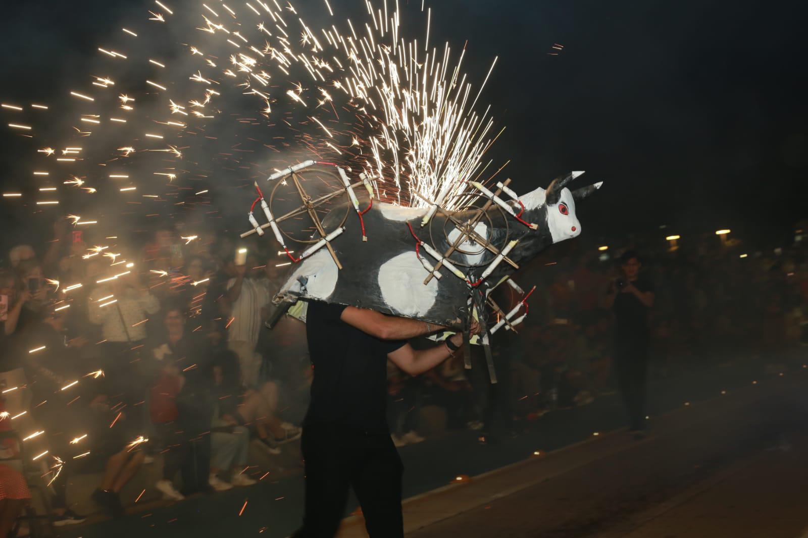 $!Disfrutan miles de personas del desfile del Día de Muertos en Mazatlán