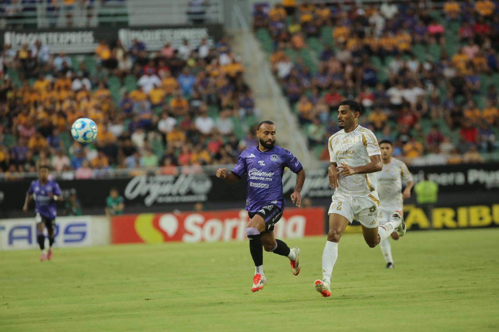 $!Mazatlán FC y Tigres firman un electrizante empate que tuvo expulsiones y goles anulados