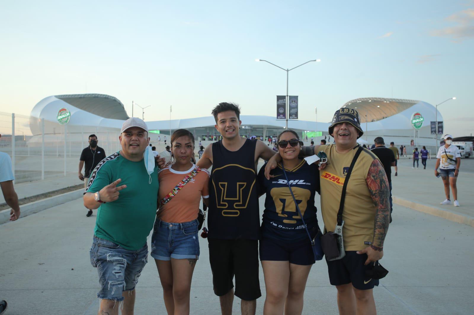 $!Aficionados de Pumas invaden ‘El Kraken’ para apoyar a los universitarios ante el Mazatlán FC