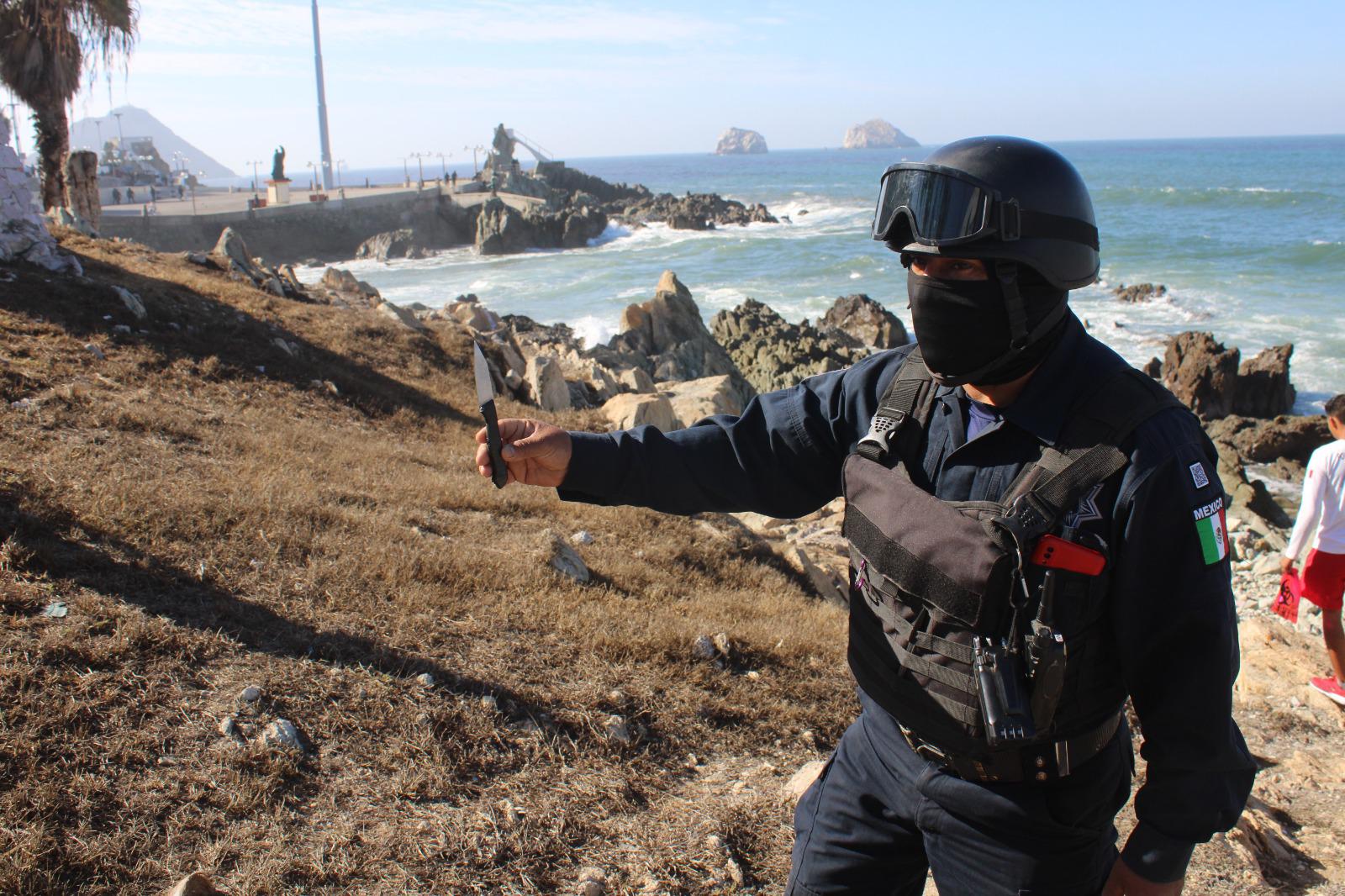 $!Hallan todo tipo de armas blancas en ‘barrido’ en zona carnavalera