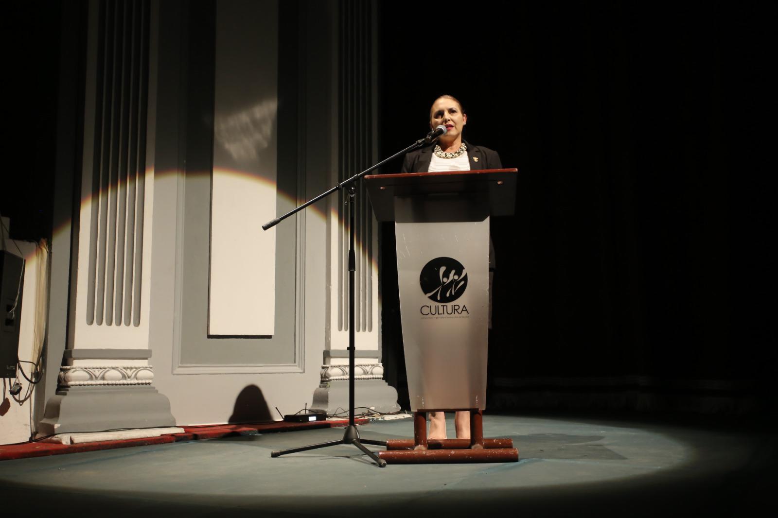 $!Se estrena documental ‘En la sombra del eclipse’ en el Teatro Ángela Peralta, en Mazatlán