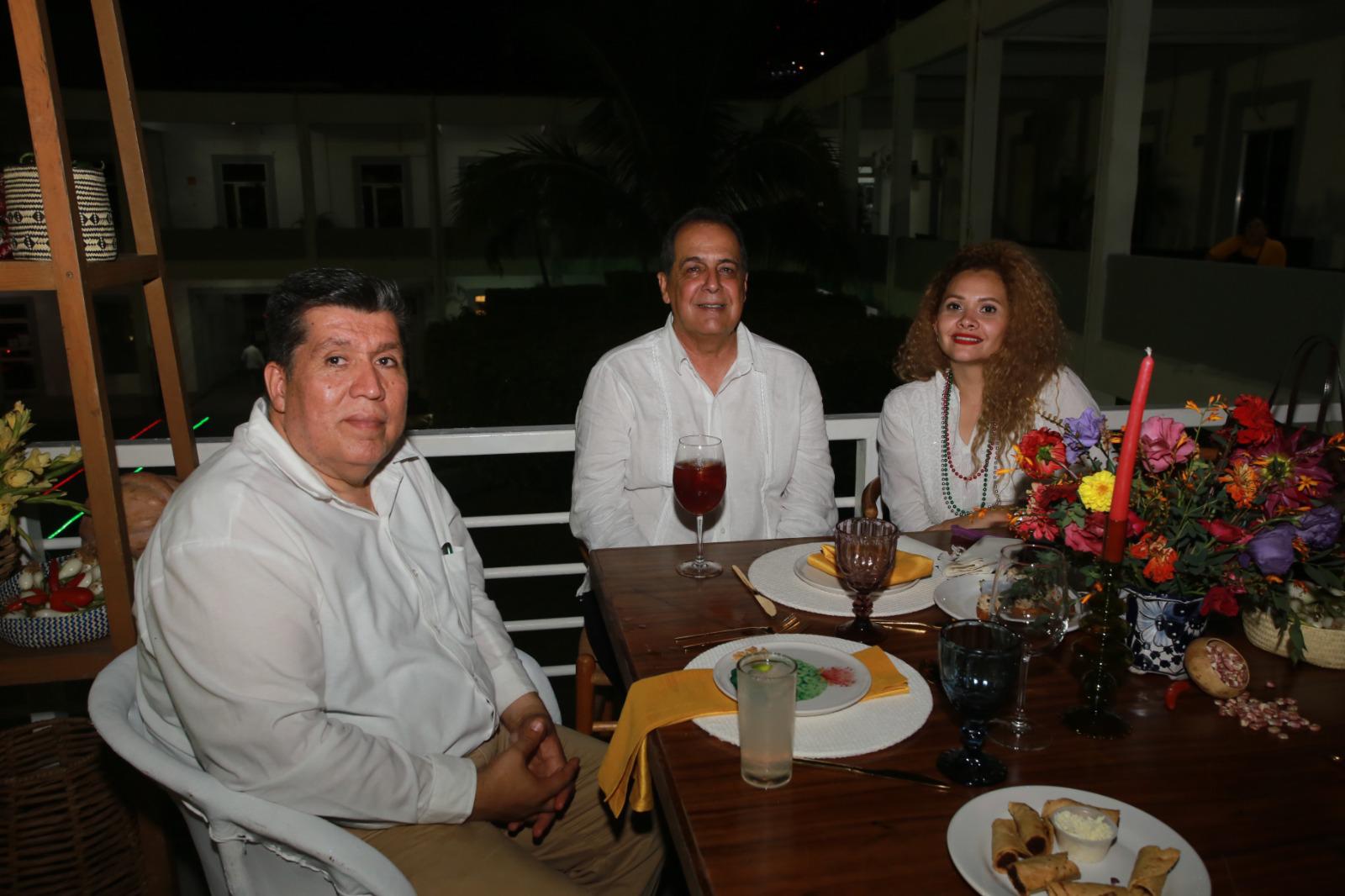 $!Sergio Morán, Jesús Heredia y Kenia Camacho.