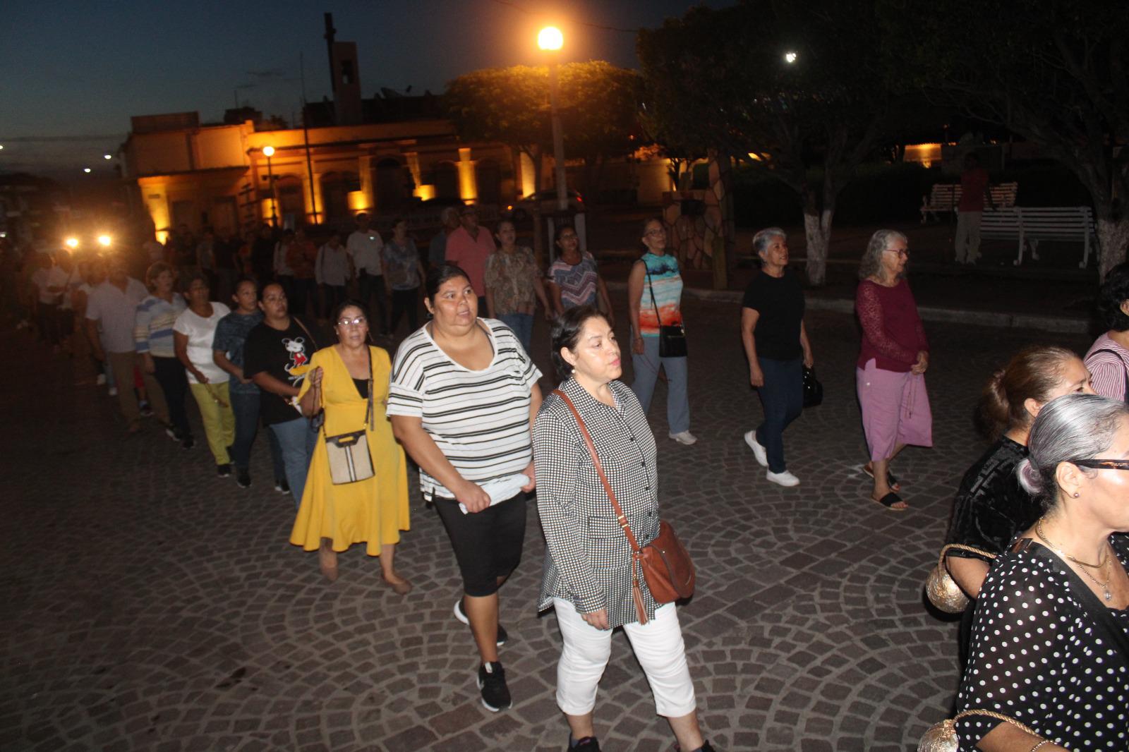 $!Inicia el tradicional novenario en honor a la Virgen del Rosario