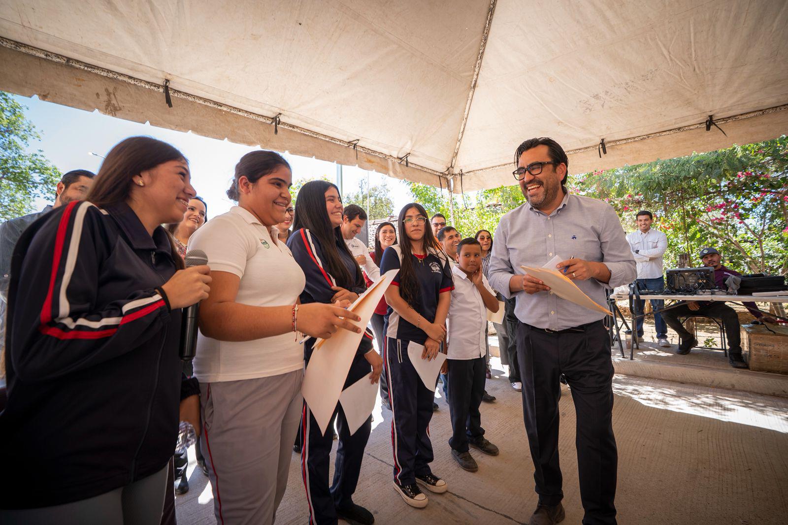 $!Entregan calles pavimentadas en La Guamuchilera, comunidad de Las Tapias, en Culiacán