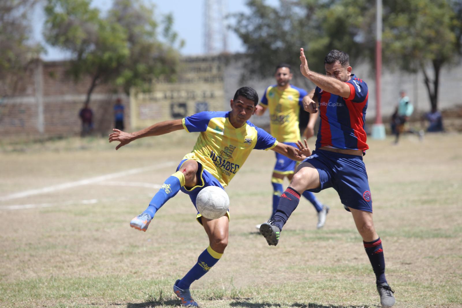 $!Boys de Villa Unión vence a Familia Aguilar-Carrilllo y se pone adelante en la semifinal